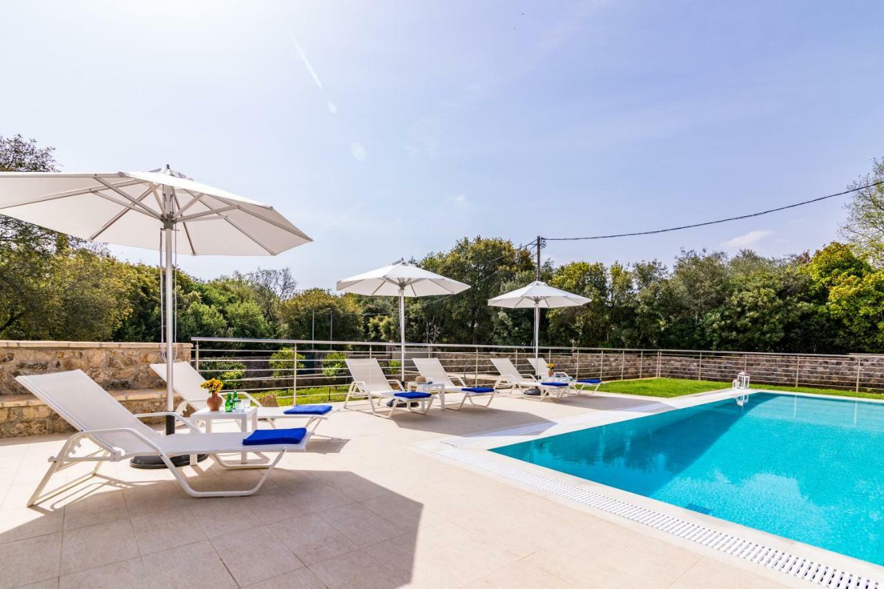 Villa Johnnie Pouládes Extérieur photo