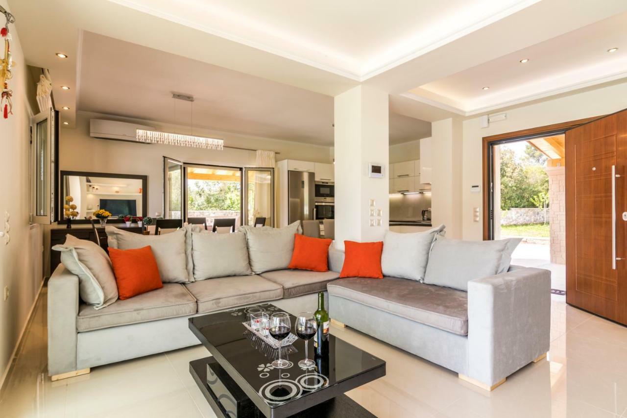 Villa Johnnie Pouládes Extérieur photo
