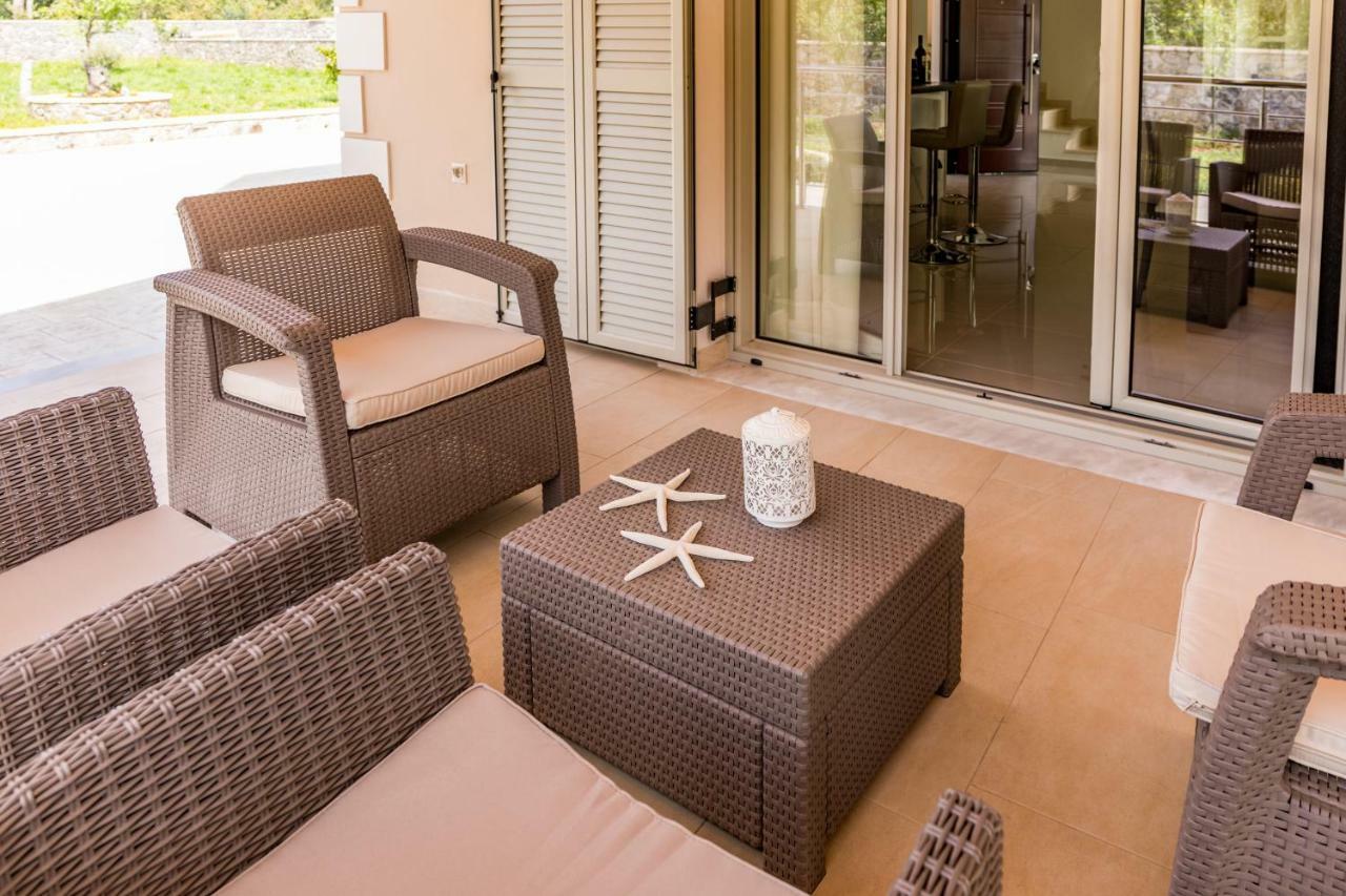 Villa Johnnie Pouládes Extérieur photo