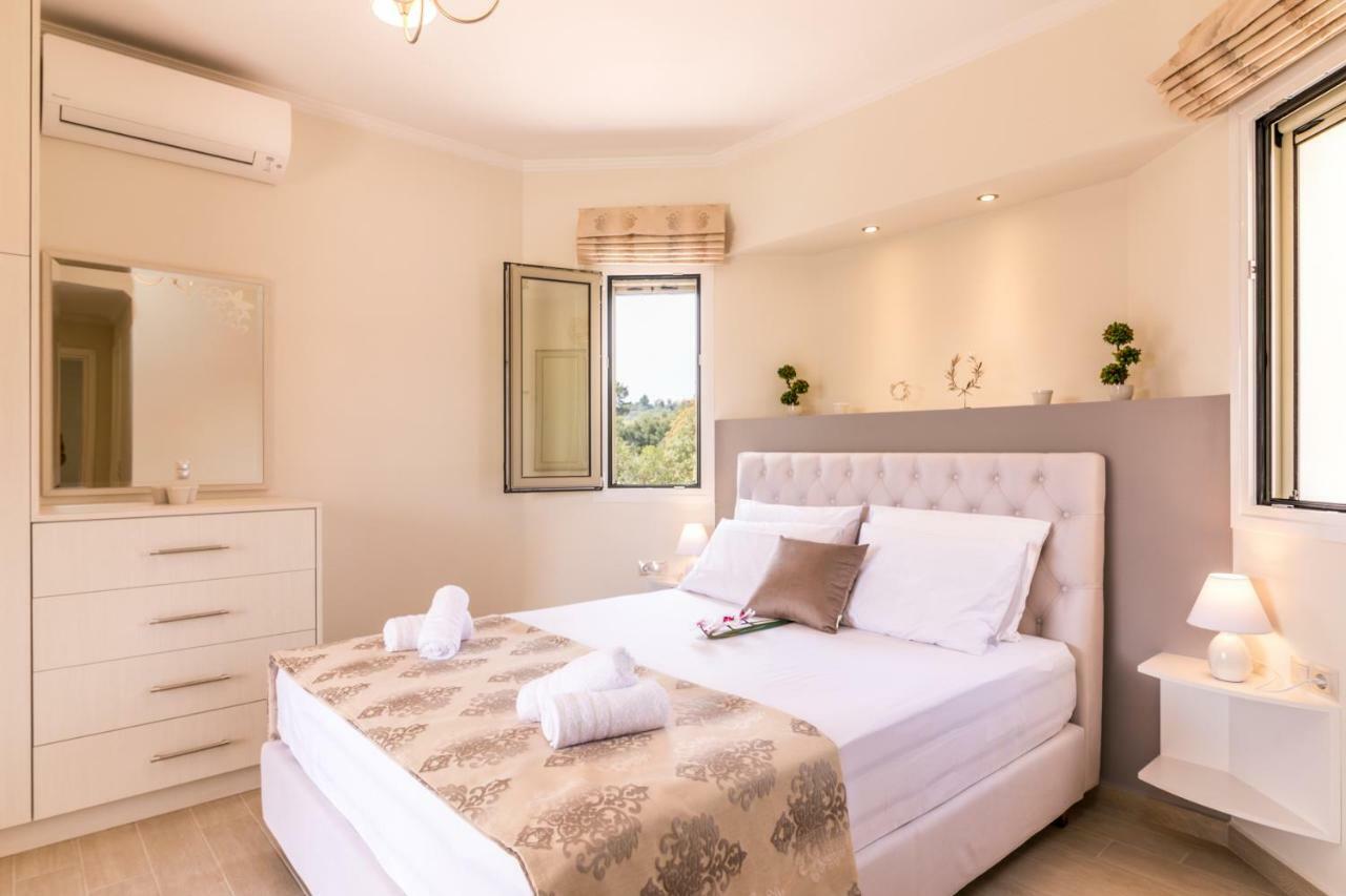 Villa Johnnie Pouládes Extérieur photo