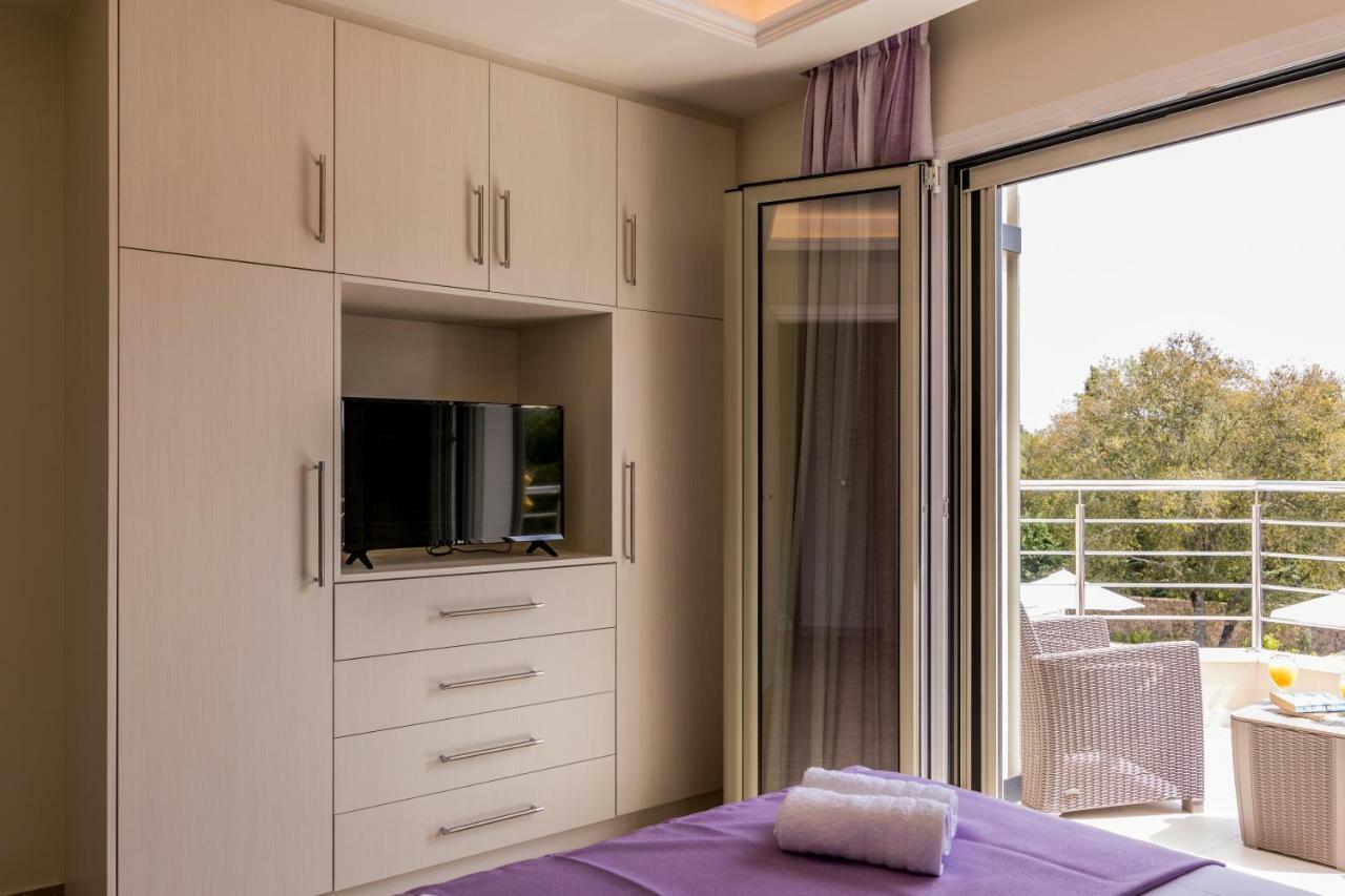 Villa Johnnie Pouládes Extérieur photo