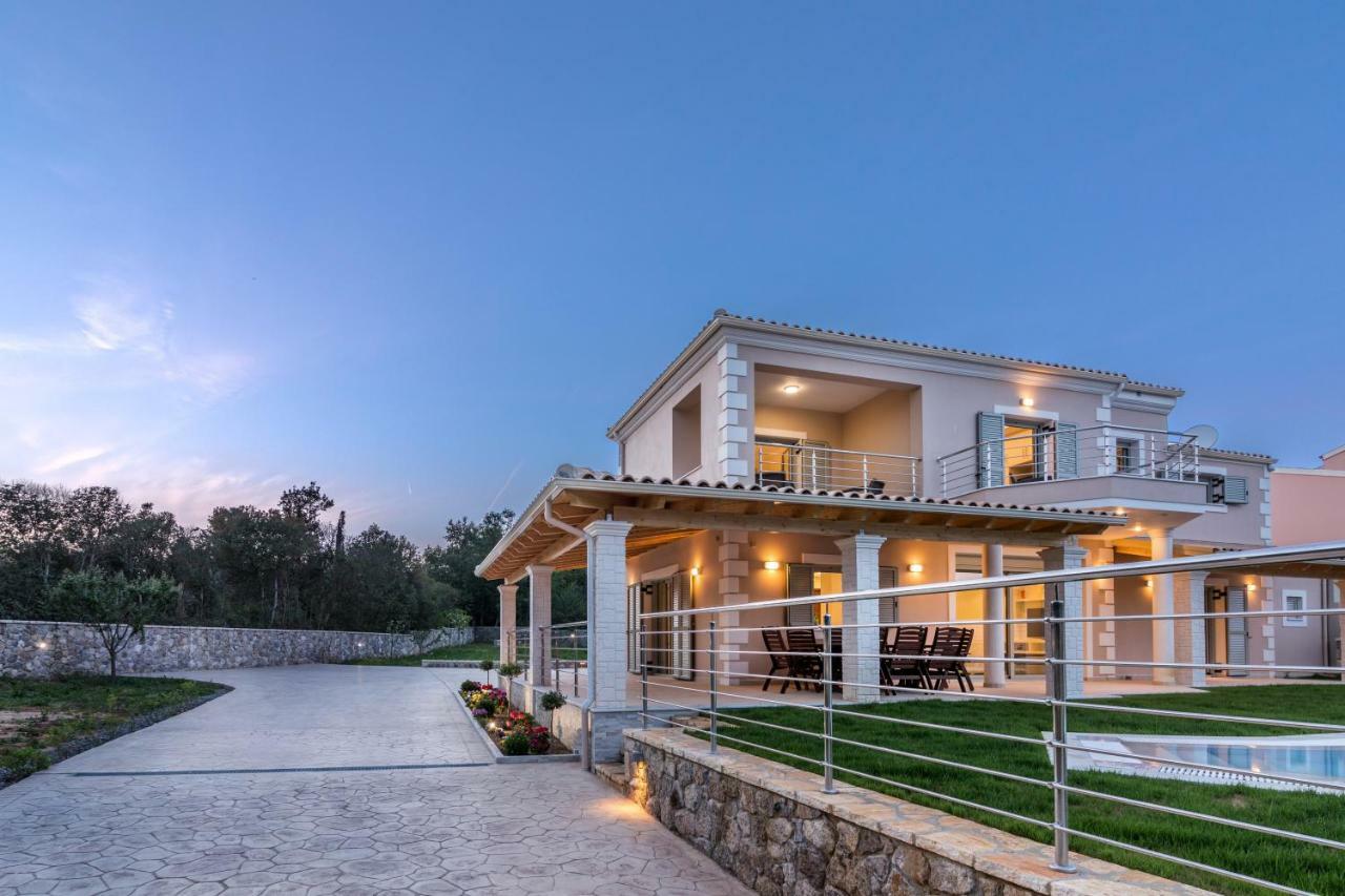 Villa Johnnie Pouládes Extérieur photo